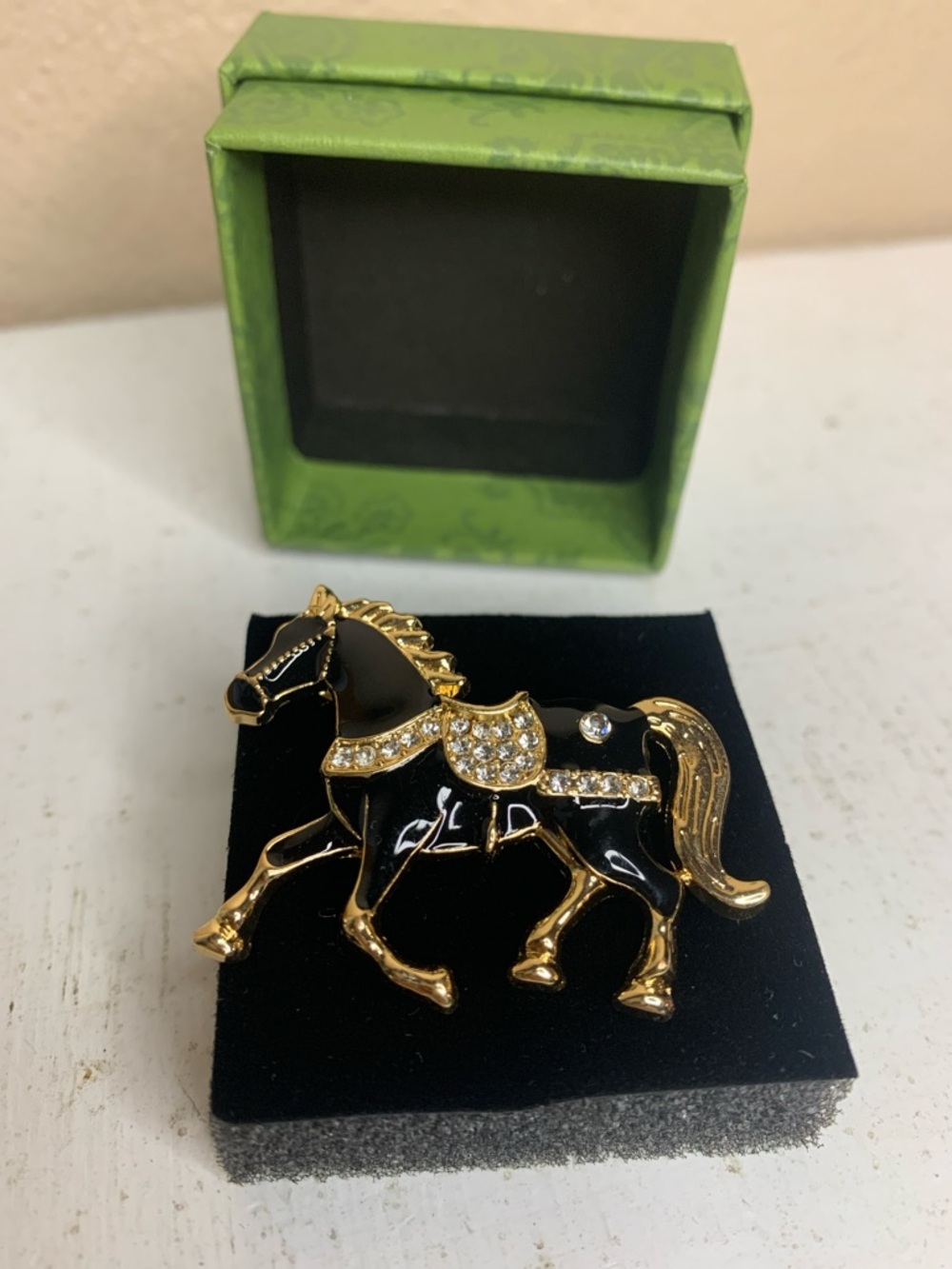 EQUESTRIAN Black and Gold Horse Brooch with Crystal Accents - Picture 2 of 4